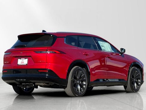 New 2026 Toyota Crown Signia image 3