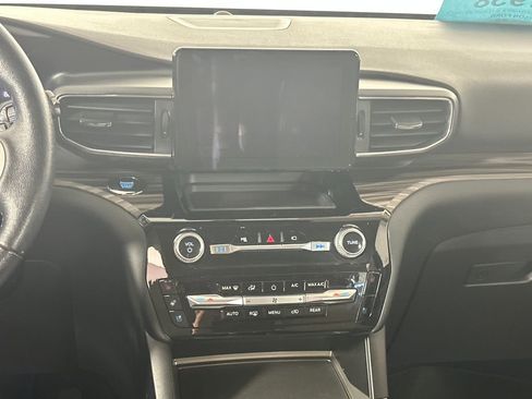 Used 2021 Ford Explorer Limited w/ Equipment Group 301A image 27