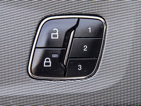 Used 2025 Ford Explorer ST-Line w/ Premium Package image 22