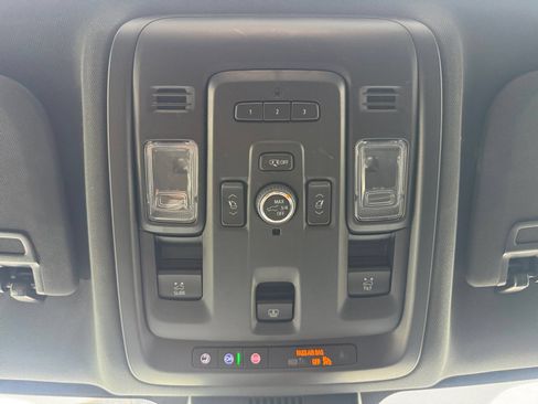 Used 2024 GMC Yukon XL SLT w/ SLT Luxury Package AWD/4WD image 27