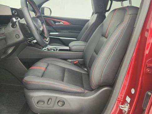 Used 2026 Chevrolet Traverse RS w/ LPO, Floor Liner Package FWD image 18