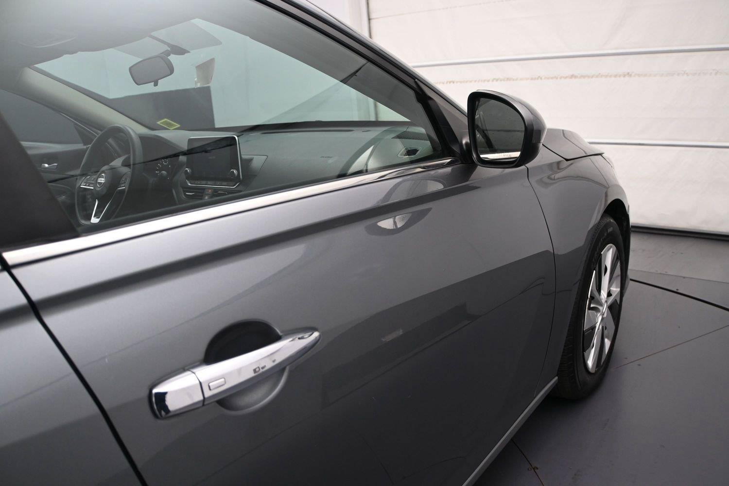 Used 2020 Nissan Altima 2.5 S FWD image 13