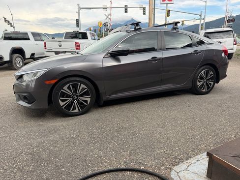 Used 2018 Honda Civic EX-T image 5