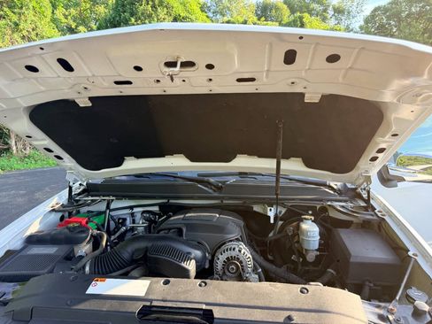 Used 2013 Chevrolet Tahoe LT AWD/4WD image 17