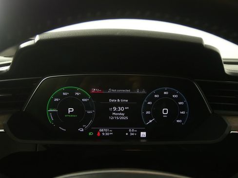 Used 2019 Audi e-tron Prestige w/ Prestige Package image 23