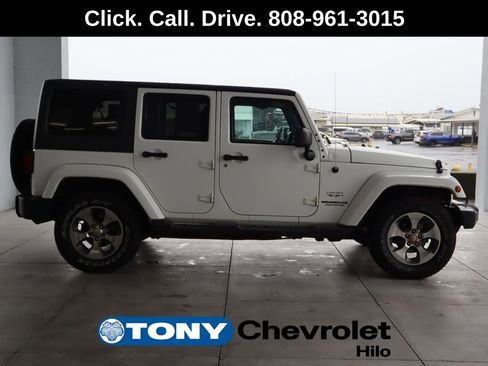 Used 2016 Jeep Wrangler Unlimited Sahara w/ Connectivity Group image 6