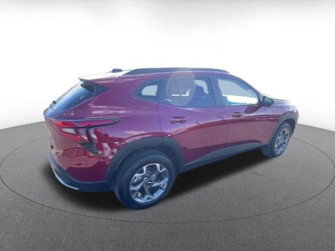 Used 2025 Chevrolet Trax LT FWD image 15