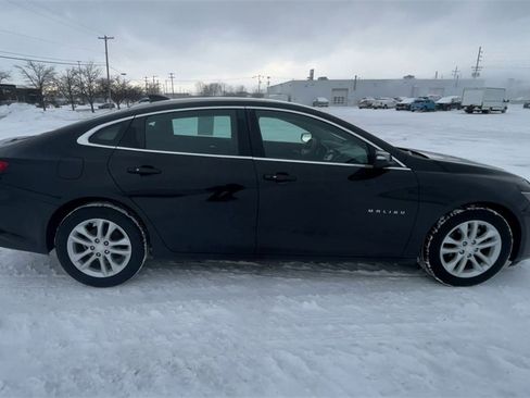 Used 2016 Chevrolet Malibu LT image 9