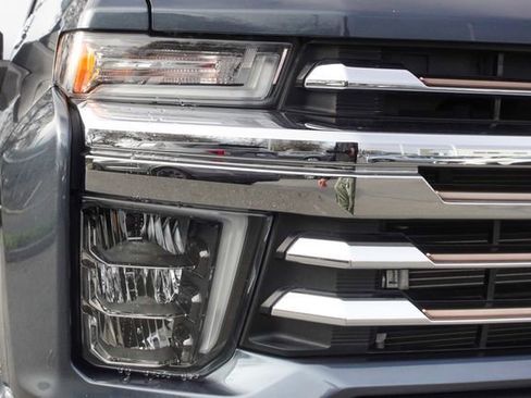 Used 2020 Chevrolet Silverado 3500 High Country w/ Technology Package image 3