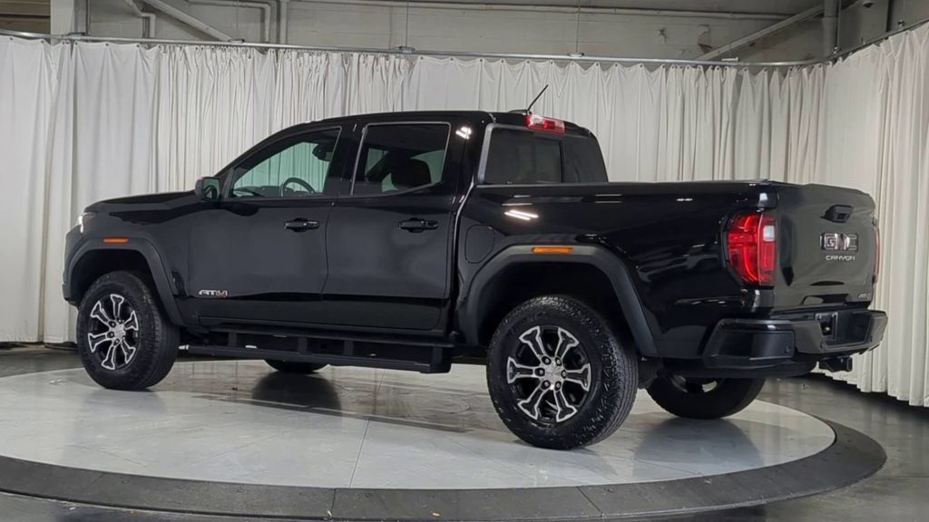 Used 2023 GMC Canyon AT4 w/ AT4 Premium Package AWD/4WD image 8