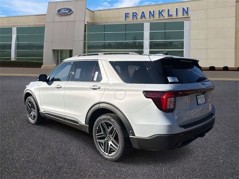 New 2026 Ford Explorer ST-Line w/ ST-Line Street Pack image 5
