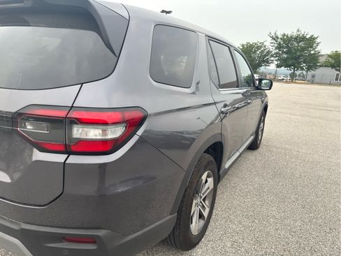 Used 2025 Honda Pilot EX-L image 5