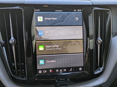 Certified 2025 Volvo XC60 B5 Plus image 19