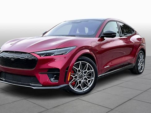 Certified 2025 Ford Mustang Mach-E GT image 34