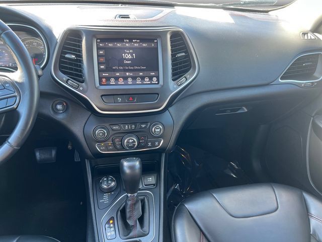Used 2019 Jeep Cherokee Trailhawk AWD/4WD image 15
