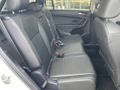 Used 2018 Volkswagen Tiguan SE FWD image 18