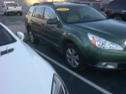 Used 2012 Subaru Outback 2.5i Premium image 3