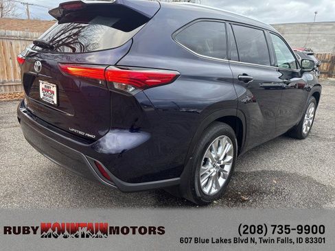 Used 2023 Toyota Highlander Limited image 7