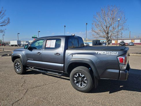 Used 2021 Toyota Tacoma TRD Off-Road w/ TRD Premium Off Road Package image 5