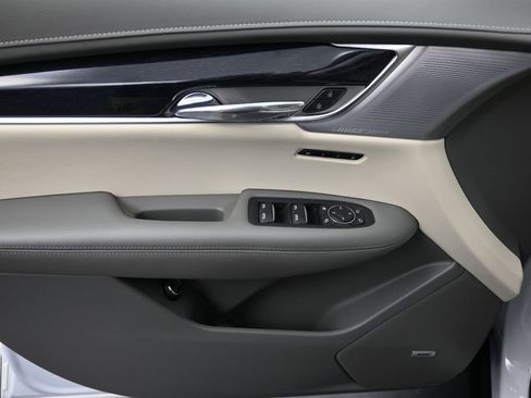 Certified 2024 Cadillac XT6 Premium Luxury w/ LPO, Floor Liner Package AWD/4WD image 18
