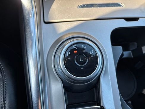 Used 2022 Ford Explorer XLT w/ Equipment Group 202A image 21