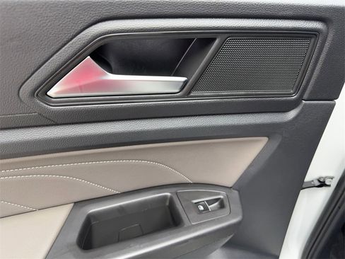 Used 2022 Volkswagen Atlas Cross Sport SE w/ Panoramic Sunroof Package image 35