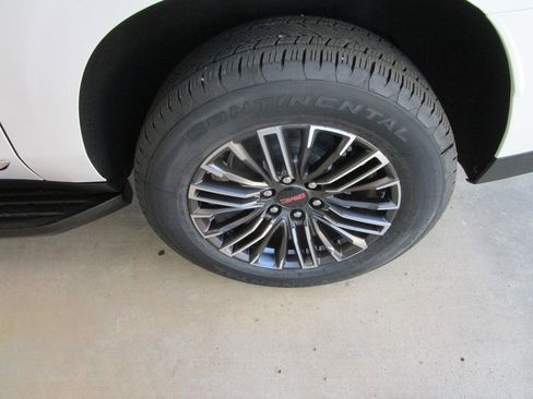 New 2026 GMC Yukon XL Elevation w/ Elevation Premium Package image 9