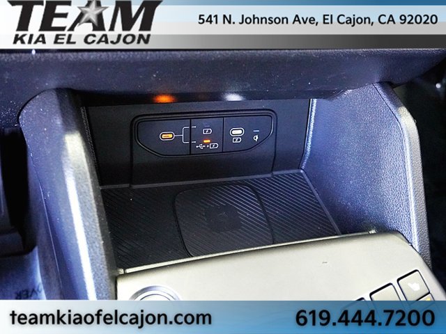 Certified 2026 Kia Sportage EX w/ EX Panorama Roof Package FWD image 34