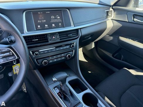 Used 2020 Kia Optima LX image 24