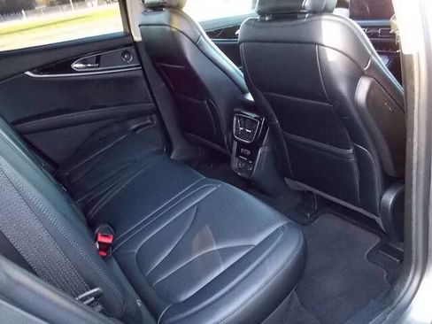 Used 2021 Lincoln Nautilus Reserve image 13