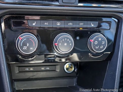 Used 2023 Volkswagen Taos SE image 15