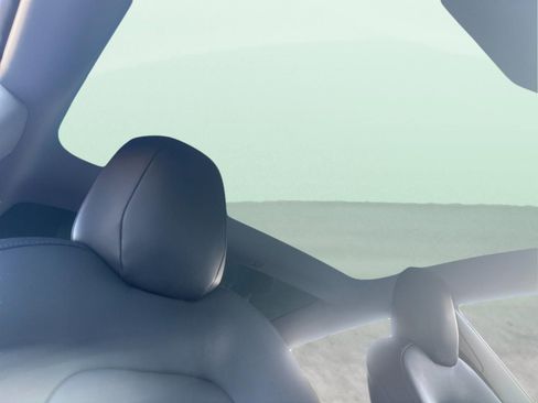 Used 2018 Tesla Model 3 Long Range image 16