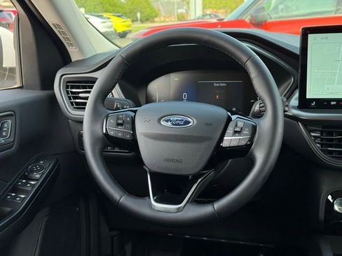 Used 2026 Ford Escape SE w/ Class II Trailer Tow Package FWD image 10