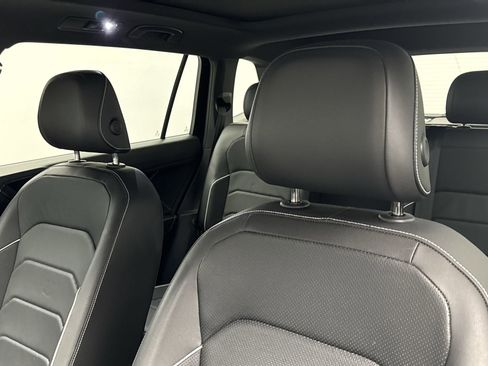 Used 2023 Volkswagen Tiguan SEL R-Line AWD/4WD image 10