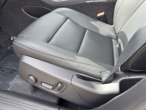 New 2026 Volvo XC40 B5 Core w/ Climate Package image 14