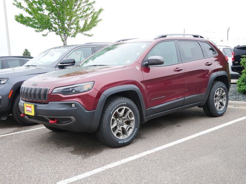 Used 2020 Jeep Cherokee Trailhawk w/ Comfort/Convenience Group AWD/4WD image 3