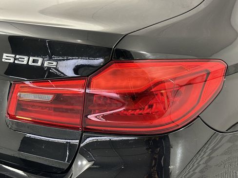 Used 2020 BMW 530e w/ Convenience Package RWD image 26