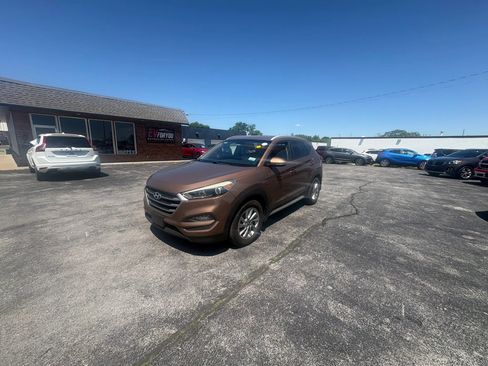 Used 2017 Hyundai Tucson SE Plus FWD image 3