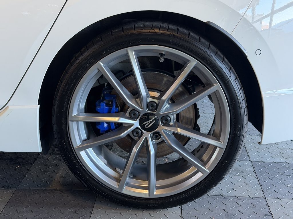 Used 2024 Volkswagen Golf R AWD/4WD image 33