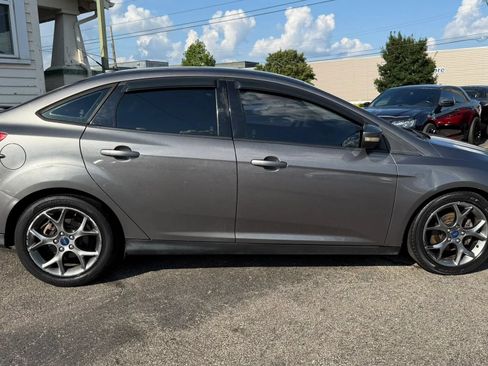 Used 2014 Ford Focus SE w/ Equipment Group 201A FWD image 6