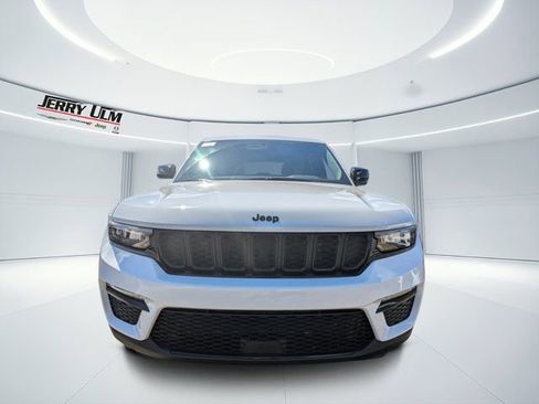 New 2025 Jeep Grand Cherokee Limited w/ Black Appearance Package image 7