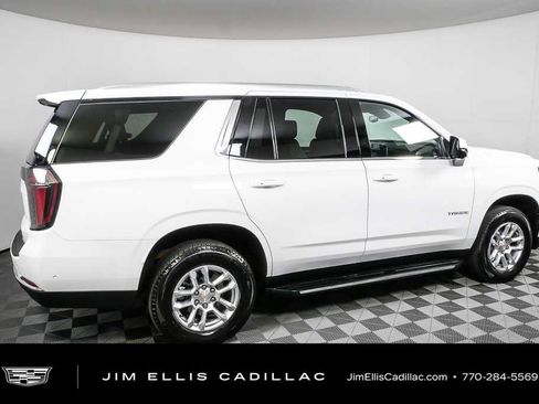 Used 2025 Chevrolet Tahoe LT AWD/4WD image 2