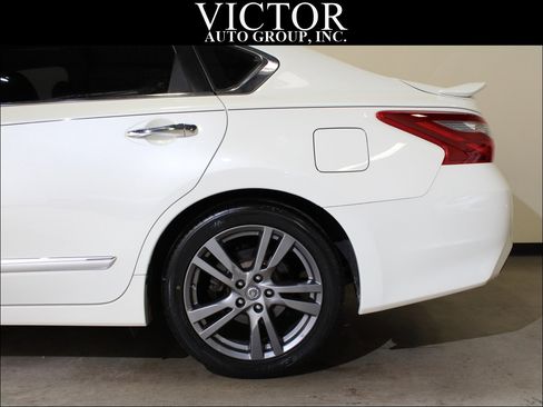 Used 2018 Nissan Altima 3.5 SL image 7