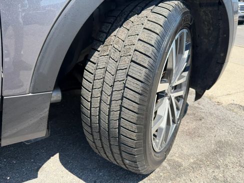 Used 2014 Ford Explorer Limited w/ Equipment Group 301A AWD/4WD image 28