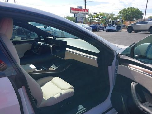 Used 2022 Tesla Model S AWD/4WD image 23