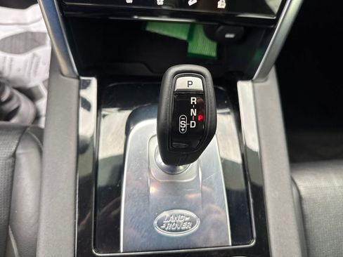 Used 2020 Land Rover Discovery Sport SE AWD/4WD image 25