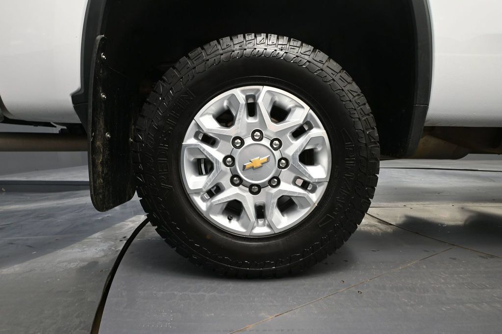 Used 2025 Chevrolet Silverado 3500 LT w/ Safety Package AWD/4WD image 11