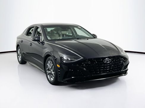 Used 2023 Hyundai Sonata SEL w/ Preferred Accessory Package FWD image 3