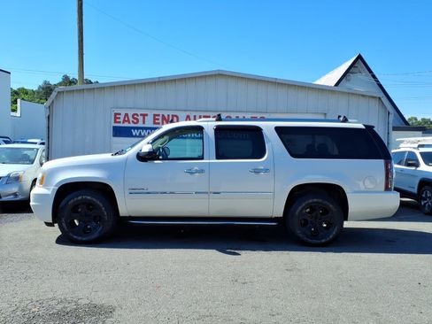 Used 2013 GMC Yukon XL Denali AWD/4WD image 2