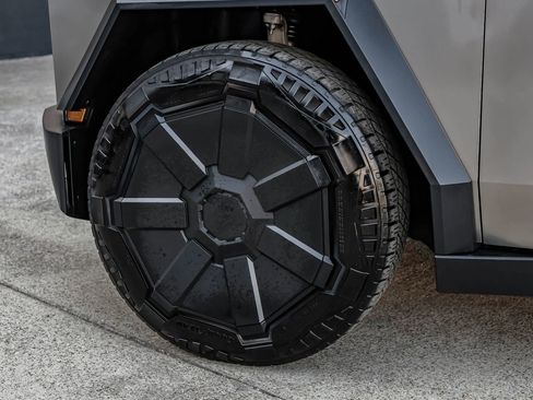 Used 2024 Tesla Cybertruck Cyberbeast AWD/4WD image 70